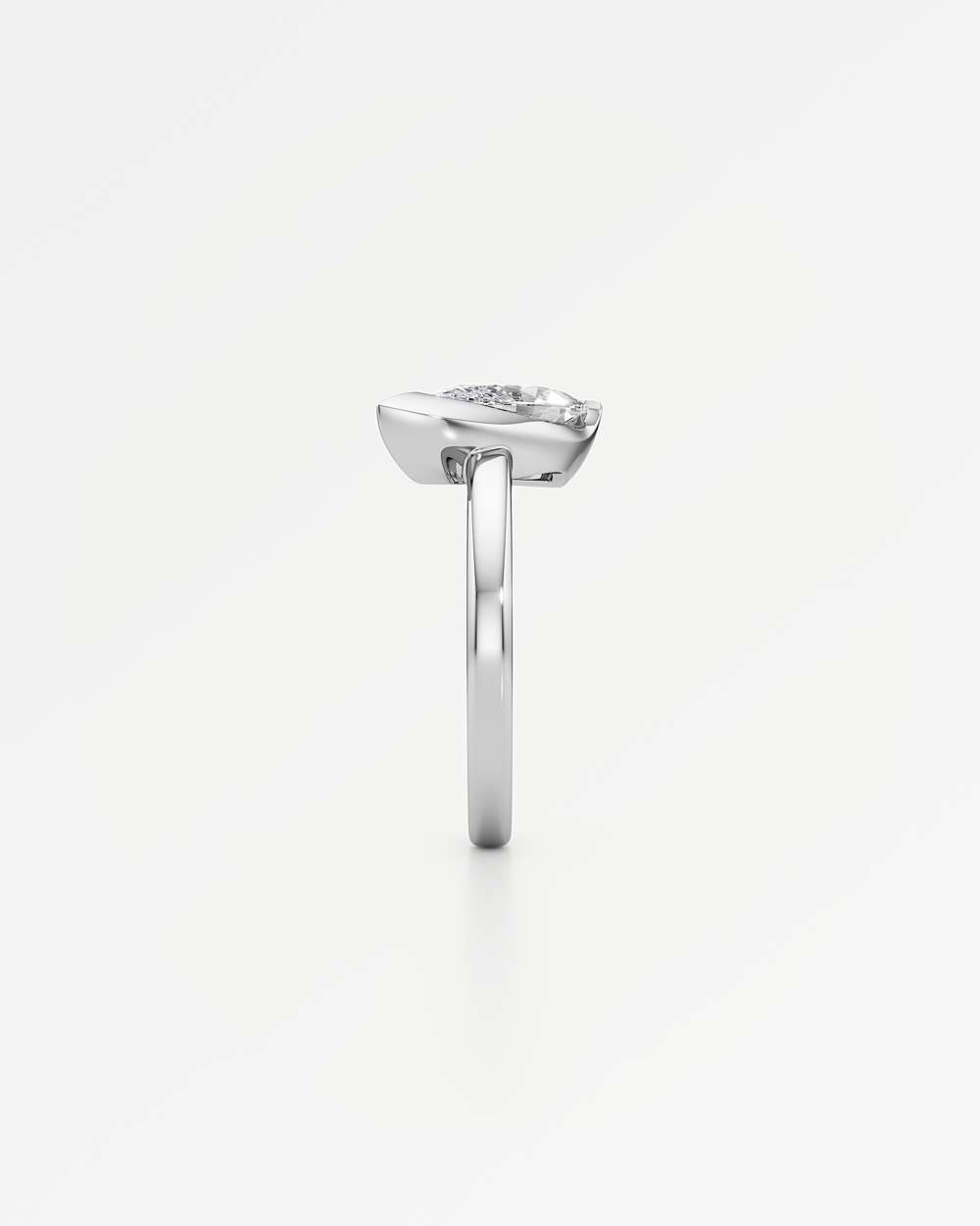Apixa Diamond Ring