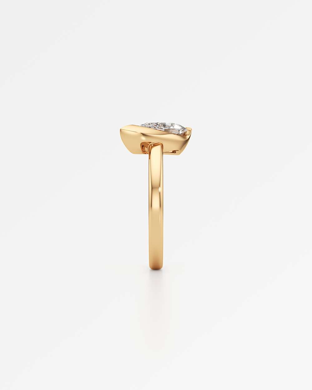 Apixa Diamond Ring